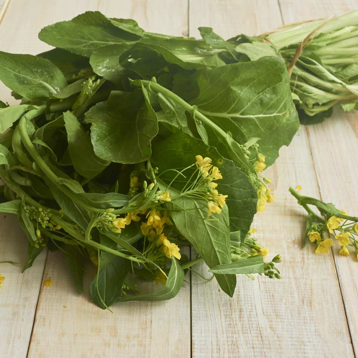 Mustard Greens: Nutrition, Health Benefits, How to Eat